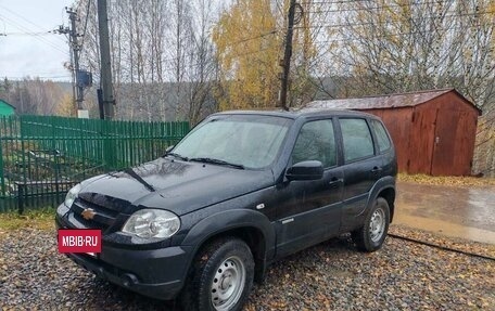 Chevrolet Niva I рестайлинг, 2017 год, 690 000 рублей, 4 фотография