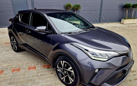 Toyota C-HR I рестайлинг, 2022 год, 2 180 000 рублей, 3 фотография