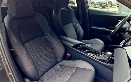 Toyota C-HR I рестайлинг, 2022 год, 2 180 000 рублей, 14 фотография