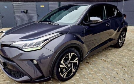 Toyota C-HR I рестайлинг, 2022 год, 2 180 000 рублей, 4 фотография