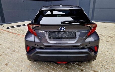 Toyota C-HR I рестайлинг, 2022 год, 2 180 000 рублей, 6 фотография