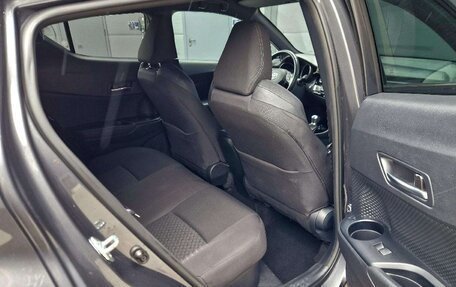 Toyota C-HR I рестайлинг, 2022 год, 2 180 000 рублей, 20 фотография