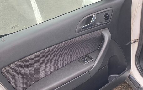 Skoda Yeti I рестайлинг, 2011 год, 999 999 рублей, 9 фотография