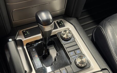 Toyota Land Cruiser 200, 2018 год, 6 500 000 рублей, 13 фотография