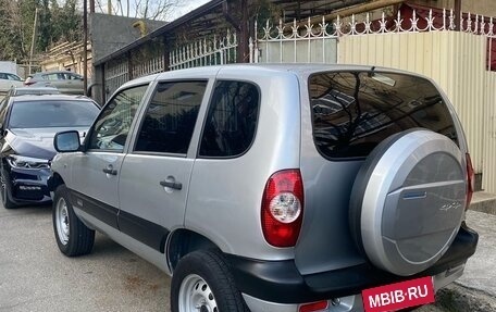 Chevrolet Niva I рестайлинг, 2004 год, 400 000 рублей, 2 фотография