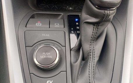 Toyota RAV4, 2022 год, 2 200 000 рублей, 6 фотография