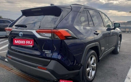 Toyota RAV4, 2022 год, 2 200 000 рублей, 2 фотография