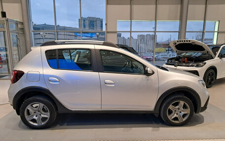 Renault Sandero II рестайлинг, 2019 год, 1 356 000 рублей, 4 фотография