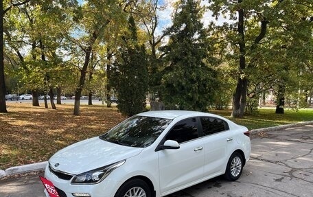 KIA Rio IV, 2018 год, 1 535 000 рублей, 1 фотография