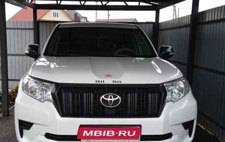 Toyota Land Cruiser Prado 150 рестайлинг 2, 2018 год, 4 500 000 рублей, 1 фотография