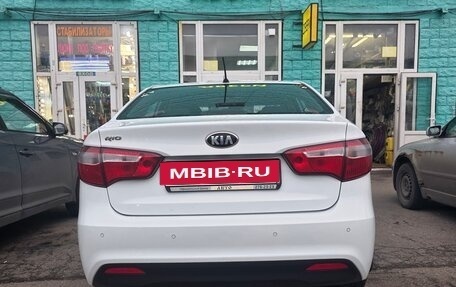 KIA Rio III рестайлинг, 2013 год, 930 000 рублей, 2 фотография