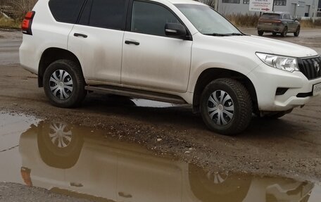 Toyota Land Cruiser Prado 150 рестайлинг 2, 2018 год, 4 500 000 рублей, 4 фотография