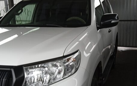 Toyota Land Cruiser Prado 150 рестайлинг 2, 2018 год, 4 500 000 рублей, 6 фотография