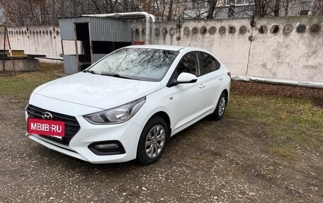 Hyundai Solaris II рестайлинг, 2017 год, 1 200 000 рублей, 2 фотография