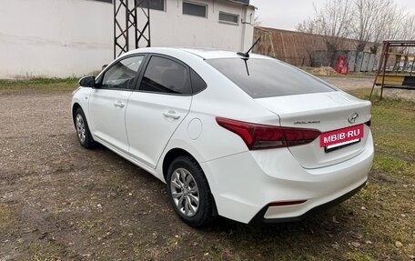 Hyundai Solaris II рестайлинг, 2017 год, 1 200 000 рублей, 3 фотография
