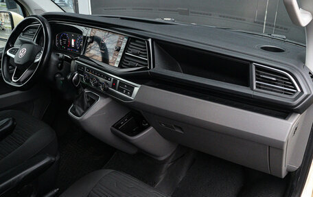 Volkswagen Caravelle T6 рестайлинг, 2021 год, 5 450 000 рублей, 9 фотография