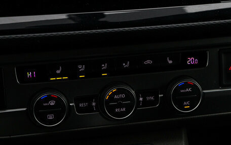 Volkswagen Caravelle T6 рестайлинг, 2021 год, 5 450 000 рублей, 23 фотография