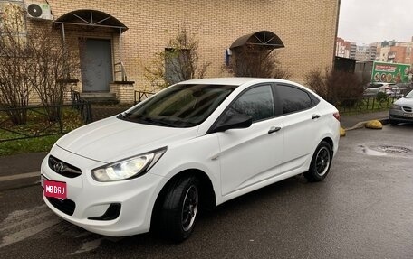 Hyundai Solaris II рестайлинг, 2013 год, 850 000 рублей, 1 фотография