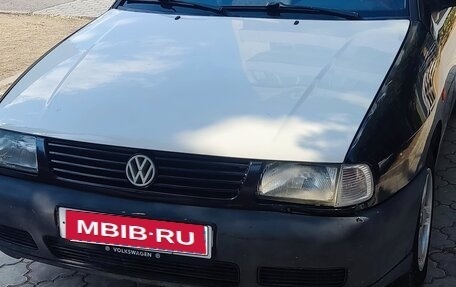 Volkswagen Polo III рестайлинг, 1999 год, 250 000 рублей, 1 фотография