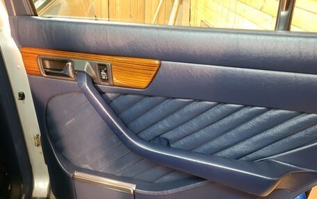 Mercedes-Benz S-Класс, 1990 год, 2 300 000 рублей, 23 фотография