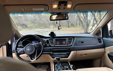 KIA Carnival III, 2018 год, 2 670 000 рублей, 5 фотография