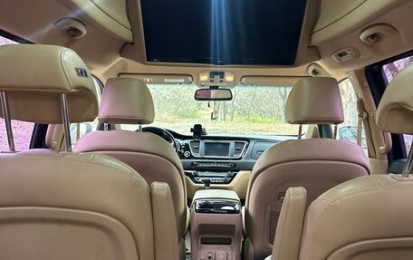 KIA Carnival III, 2018 год, 2 670 000 рублей, 4 фотография