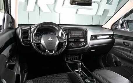 Mitsubishi Outlander III рестайлинг 3, 2019 год, 2 329 000 рублей, 6 фотография