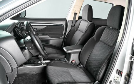 Mitsubishi Outlander III рестайлинг 3, 2019 год, 2 329 000 рублей, 11 фотография