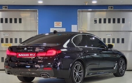 BMW 5 серия, 2022 год, 2 950 000 рублей, 2 фотография