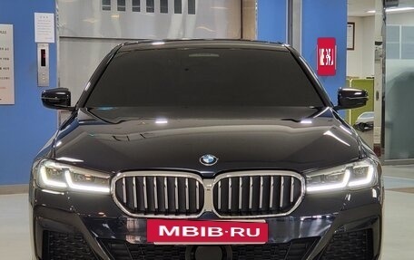 BMW 5 серия, 2022 год, 2 950 000 рублей, 3 фотография
