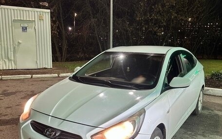 Hyundai Solaris II рестайлинг, 2014 год, 515 000 рублей, 2 фотография