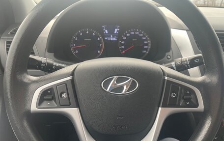 Hyundai Solaris II рестайлинг, 2012 год, 830 000 рублей, 6 фотография