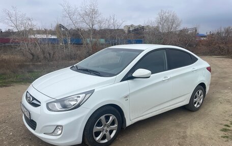 Hyundai Solaris II рестайлинг, 2012 год, 830 000 рублей, 3 фотография