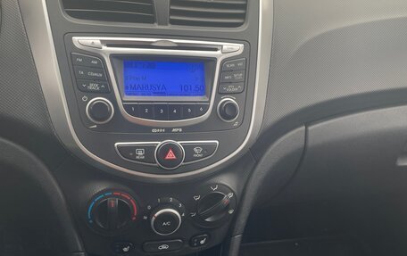 Hyundai Solaris II рестайлинг, 2012 год, 830 000 рублей, 8 фотография