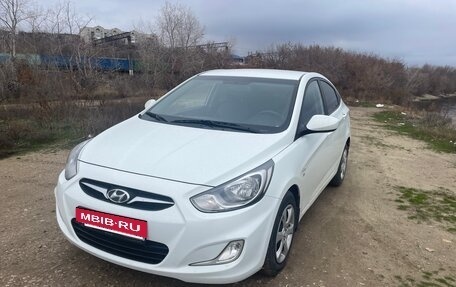 Hyundai Solaris II рестайлинг, 2012 год, 830 000 рублей, 2 фотография