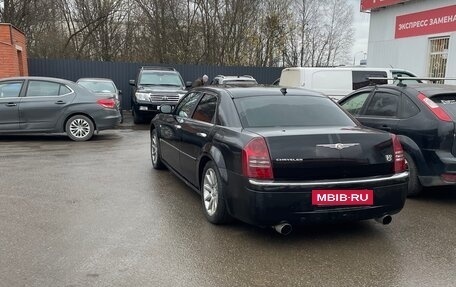 Chrysler 300C II, 2006 год, 700 000 рублей, 3 фотография