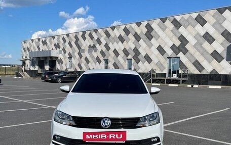 Volkswagen Jetta VI, 2015 год, 1 360 000 рублей, 2 фотография