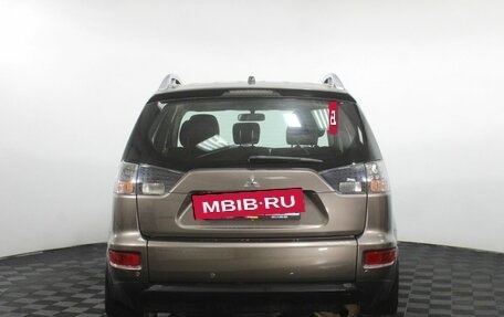 Mitsubishi Outlander III рестайлинг 3, 2010 год, 880 000 рублей, 8 фотография