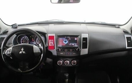 Mitsubishi Outlander III рестайлинг 3, 2010 год, 880 000 рублей, 13 фотография
