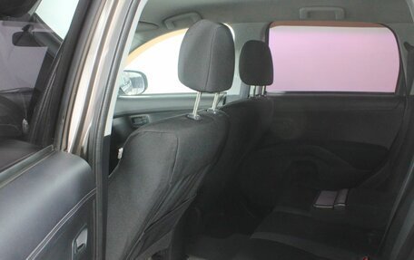 Mitsubishi Outlander III рестайлинг 3, 2010 год, 880 000 рублей, 16 фотография