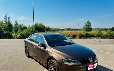 Volkswagen Jetta VI, 2013 год, 950 000 рублей, 2 фотография