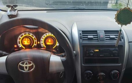 Toyota Corolla, 2012 год, 850 000 рублей, 5 фотография