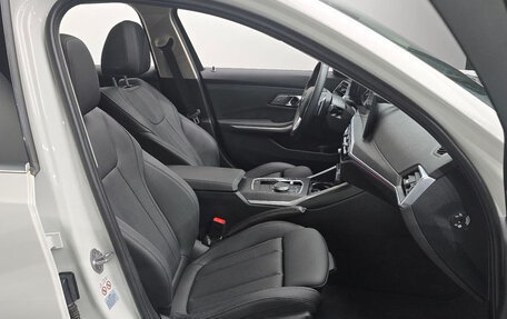 BMW 3 серия, 2022 год, 3 390 000 рублей, 10 фотография