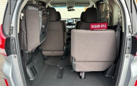 Honda Freed II, 2021 год, 1 100 000 рублей, 12 фотография