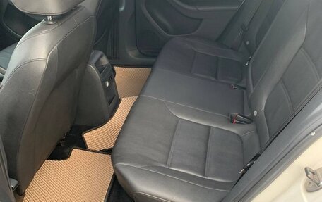 Volkswagen Jetta VI, 2011 год, 1 200 000 рублей, 8 фотография