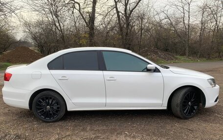 Volkswagen Jetta VI, 2011 год, 1 200 000 рублей, 4 фотография