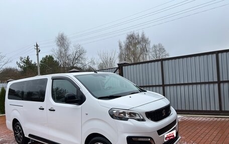 Peugeot Traveller I, 2018 год, 2 250 000 рублей, 1 фотография