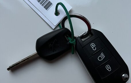 Peugeot Traveller I, 2018 год, 2 250 000 рублей, 9 фотография