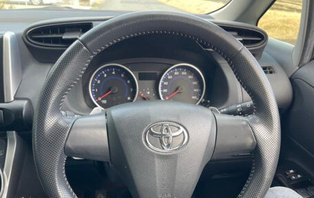 Toyota Wish II, 2017 год, 1 170 000 рублей, 9 фотография