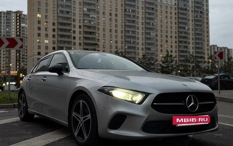 Mercedes-Benz A-Класс, 2019 год, 2 290 000 рублей, 2 фотография